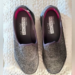 Skechers Go Walk Memory foam. Brand new in box. Size 6.5